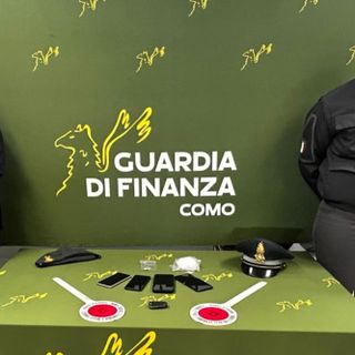 Il parcheggio di un supermercato come piazza di spaccio, in manette due stranieri nel Comasco