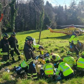 I soccorritori sul luogo dell'incidente