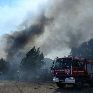 Dodici morti a causa di un incendio in Andalusia: alcune vittime trovate nelle auto