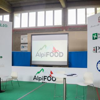 FOTO. Alpi Food, tutte le immagini del convegno evento di Daverio. «Uniti per rilanciare il territorio e sfruttare l'occasione olimpica»