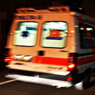 Investito sulla provinciale a Gorla Minore, pedone trasportato in ospedale in gravi condizioni