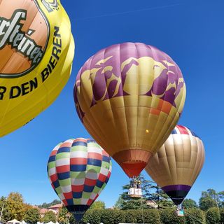 FOTO. Le mongolfiere conquistano i cieli di Angera