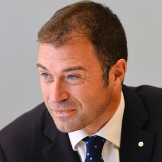 Antonio Rossi ricoverato per un infarto durante una gara podistica e operato a Como