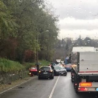 L'incidente alla Folla di Malnate in una foto tratta dalla pagina Facebook di Autolinee Varesine