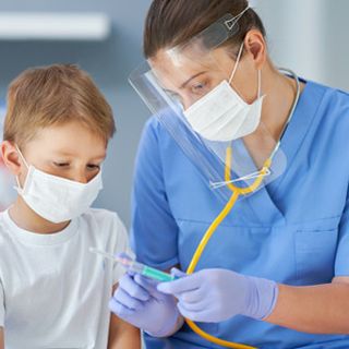 Via libera dell'Ema per il vaccino anti Covid anche a bambini tra 5 e 11 anni
