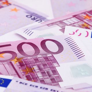 Diciottenne trova per terra 500 euro e li consegna ai vigili