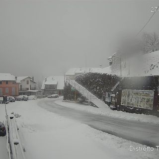 Neve in Val d'Ossola e nel Vco e a Campo dei Fiori. Per Pasqua variabile con alcune piogge