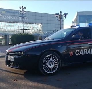 Aveva rapinato sei minorenni sul treno derubandoli dei cellulari, delle carte di credito e di un giaccone: arrestato alla stazione di Saronno un 19enne ucraino