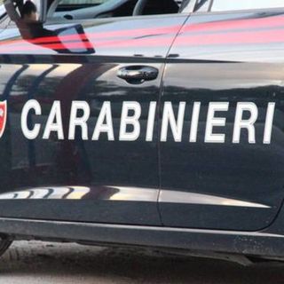 Rubano quattro Iphone da un negozio del centro di Saronno, è caccia ai due ladri