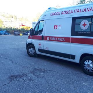 Soccorsi in azione sulla ciclabile a Caravate