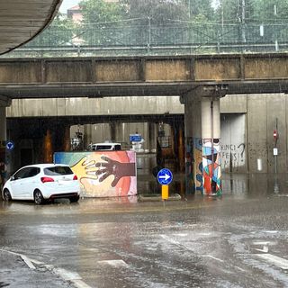 Il sottopasso di Casorate Sempione allagato (foto dalla pagina Facebook &quot;Casorate Sempione: il paese che vorrei&quot;)