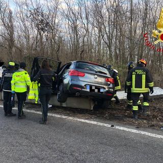 Le immagini dell'incidente stradale avvenuto nel pomeriggio a Cassano Magnago