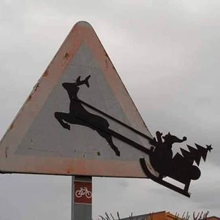 &quot;Ordinanza&quot; del sindaco di Cavaria con Premezzo: Babbo Natale autorizzato a sorvolare e atterrare in paese