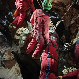 Soccorso alpino e speleologico, la formazione degli operatori nella grotta Area 58