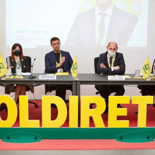 Il presidente nazionale di Coldiretti incontra i dirigenti lombardi dell'associazione: «Ripartiamo dal cibo, prima ricchezza del Paese»