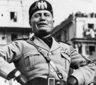 Benito Mussolini non sarà più un cittadino onorario di Angera
