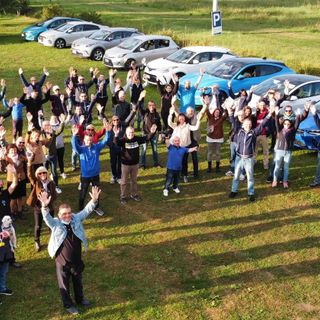 I partecipanti a una manifestazione di Ecoverso dalla pagina Facebook del gruppo