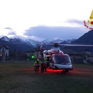 Perde uno scarpone nella neve e resta bloccato in quota in Valgrande con i compagni di escursione