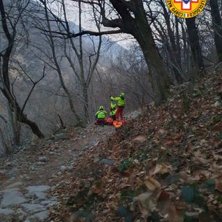 Scivola durante un'escursione: 31enne della provincia di Varese portata in ospedale dall'elisoccorso