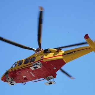 Due incidenti in meno di un'ora, ancora motociclisti feriti. In volo anche l'elisoccorso