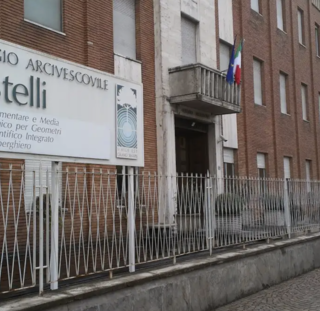 Saronno, il dodicenne precipitato nella tromba dalle scale resta in prognosi riservata ma è fuori pericolo