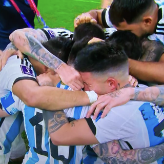 Finale pazzesca: doppietta Messi, tripletta Mbappè. L'Argentina vince i Mondiali dopo una delle partite più belle di sempre