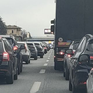 Incidente in Autolaghi, due chilometri di coda tra Castronno e Solbiate Arno