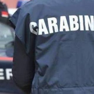 Stresa, sequestra e picchia la figlia perché non approva il fidanzamento: arrestato dai carabinieri