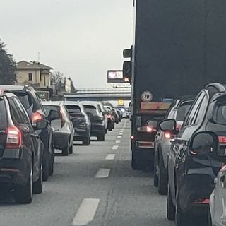 Ancora un incidente in Autolaghi: quattro chilometri di coda tra Busto e Castellanza