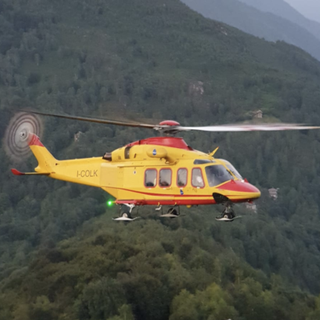Paura in Valle Strona: cade e batte la testa sulle rocce, bimba di 5 anni elitrasportata in ospedale in codice rosso