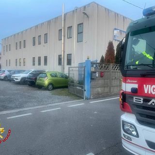 I vigili del fuoco in azione a Saronno