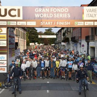 La partenza della Gran Fondo 2022