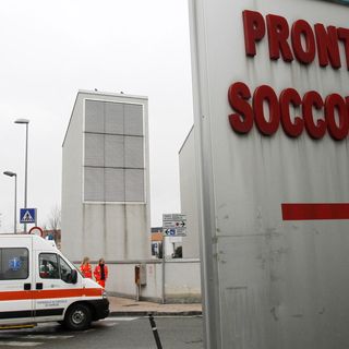 «Dieci ore d'attesa al pronto soccorso del Circolo. Per farmi operare di peritonite ho dovuto andare a Tradate...»