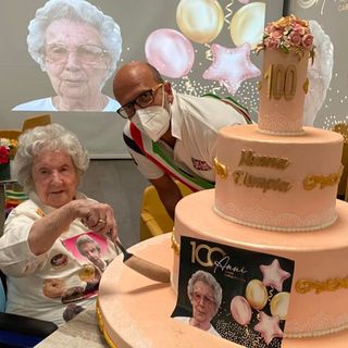 Nonna Olimpia con il sindaco Marco Cavallin