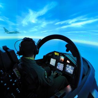 Leonardo firma un accordo per l'addestramento di piloti giapponesi in Italia