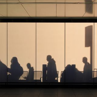 Cinque ore di ritardo per il volo Brindisi-Malpensa: passeggeri rimborsati con 250 euro