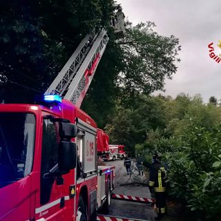 FOTO. Maltempo nel Varesotto: 200 le richieste di soccorso ai vigili del fuoco. Salvati tre automobilisti bloccati nei sottopassi allagati