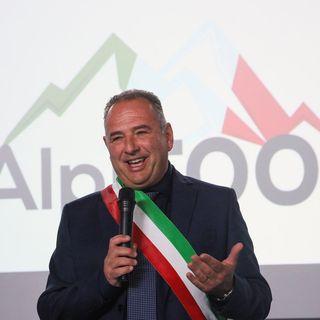 Il sindaco di Daverio Marco Colombo