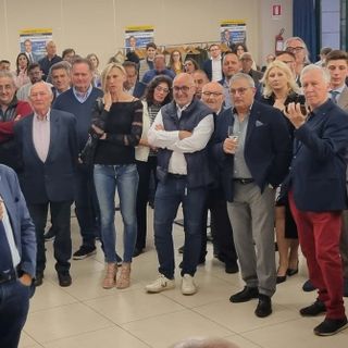 Elezioni Europee, in 400 per Marco Reguzzoni: «Imprese e lavoratori sono sotto attacco, voglio incidere nelle scelte»