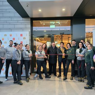 Solaro, inaugurato il nuovo McDonald's: dà lavoro a 32 persone