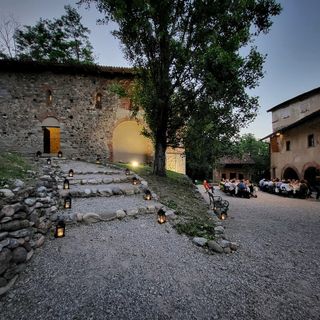 Nell'ordine in foto: Monastero di Torba, Villa Della Porta Bozzolo a Casalzuigno e Casa Macchi a Morazzone