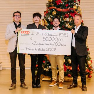 110 borse di studio ai figli dei dipendenti. Nova Coop premia il merito 110 borse di studio ai figli dei dipendenti. Nova Coop premia il merito