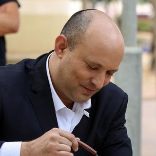 Naftali Bennet in una foto dalla pagina Facebook del politico israeliano