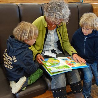 Nonni: da educatori a “memoria di famiglia”, un mestiere da imparare… In tre serate
