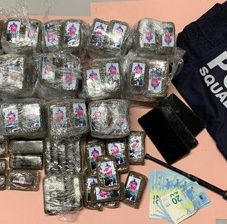 Viaggiavano sulla A4 con 16 chili di hashish nel baule: arrestati un 33enne della provincia di Varese con un complice di Vibo Valentia