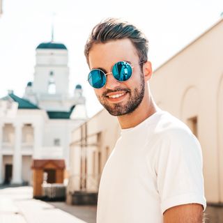 Occhiali da sole per uomo: un must per tutte le età