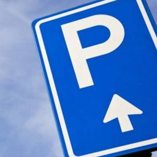 Parcheggi al Del Ponte e in via Monte Rosa, «problema irrisolto. Basta giocare con chi ci garantisce la salute»