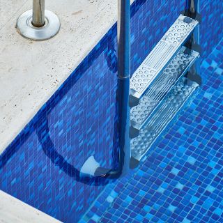 «I bilanci di palestre e piscine della Lombardia in &quot;zona rossa&quot; profonda»