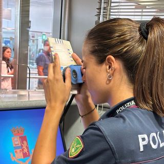 Favoriva l'ingresso irregolare di immigrati all'aeroporto di Malpensa: in manette un cittadino del Mali