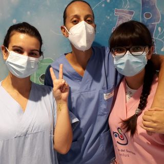 I fiocchi dorati del Ponte del Sorriso per la ricerca sui tumori pediatrici
